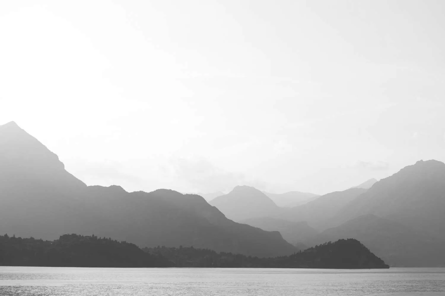 luigi pozzoli db8xeywtdww unsplash